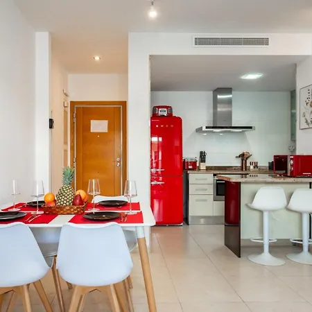 Vibe - Oceanfront Escape Apartment