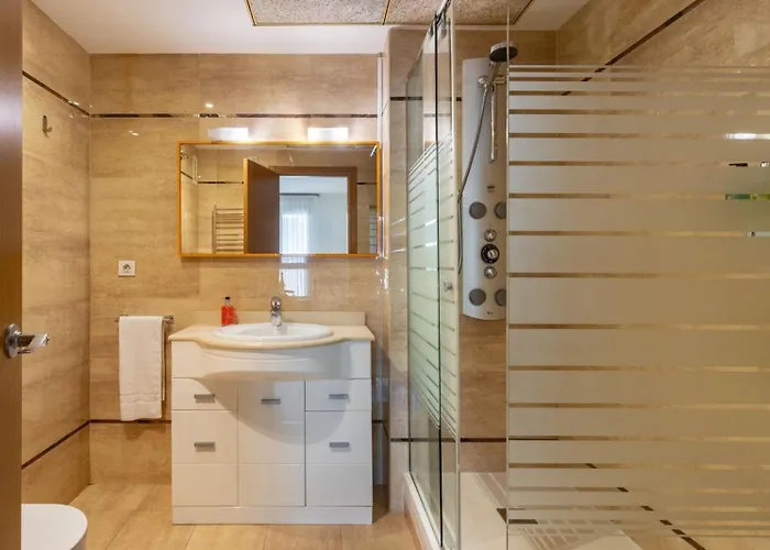 Apartment Vibe - Oceanfront Escape